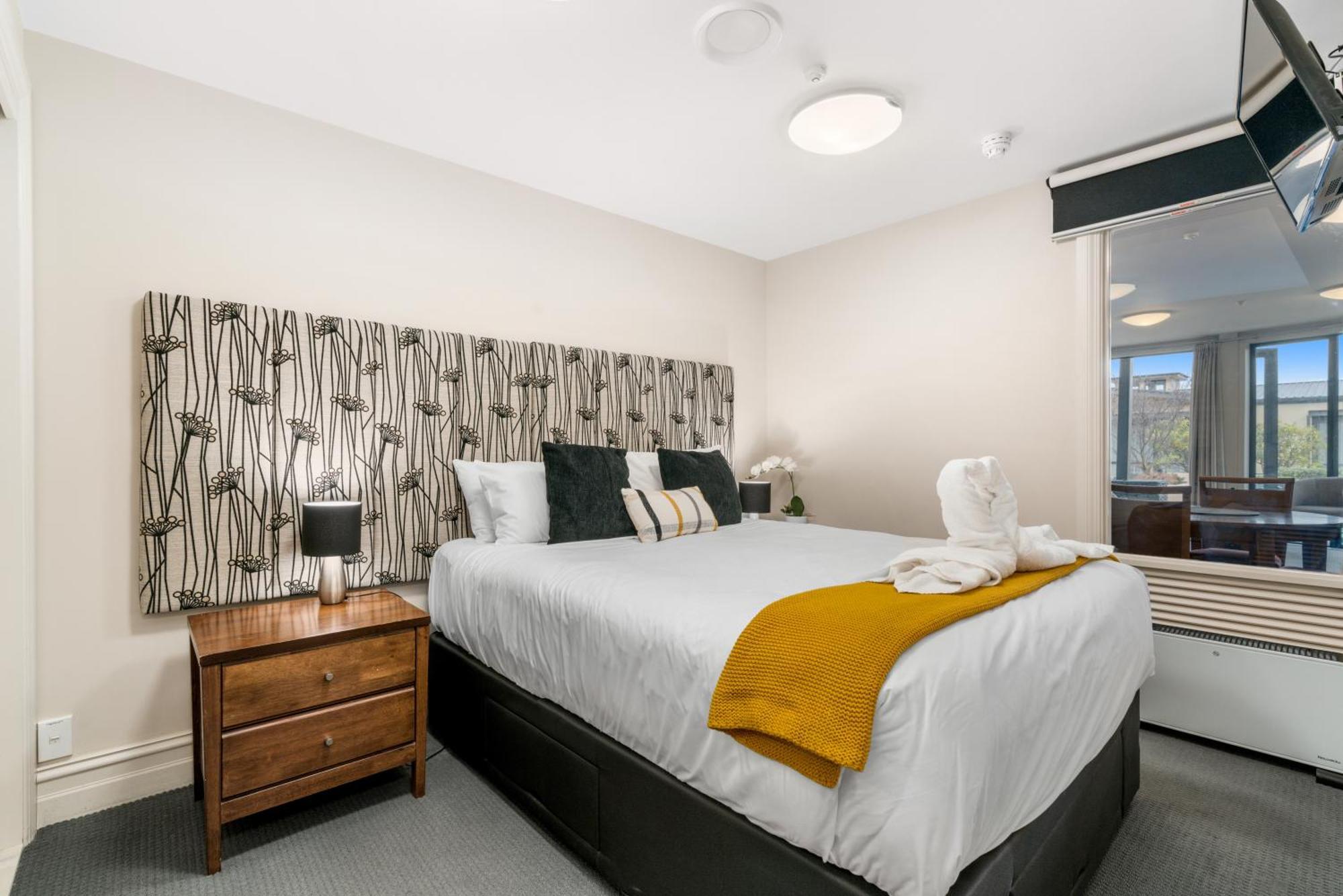 The Beacon - 2 Bedroom Town Center Apartment Queenstown Bagian luar foto