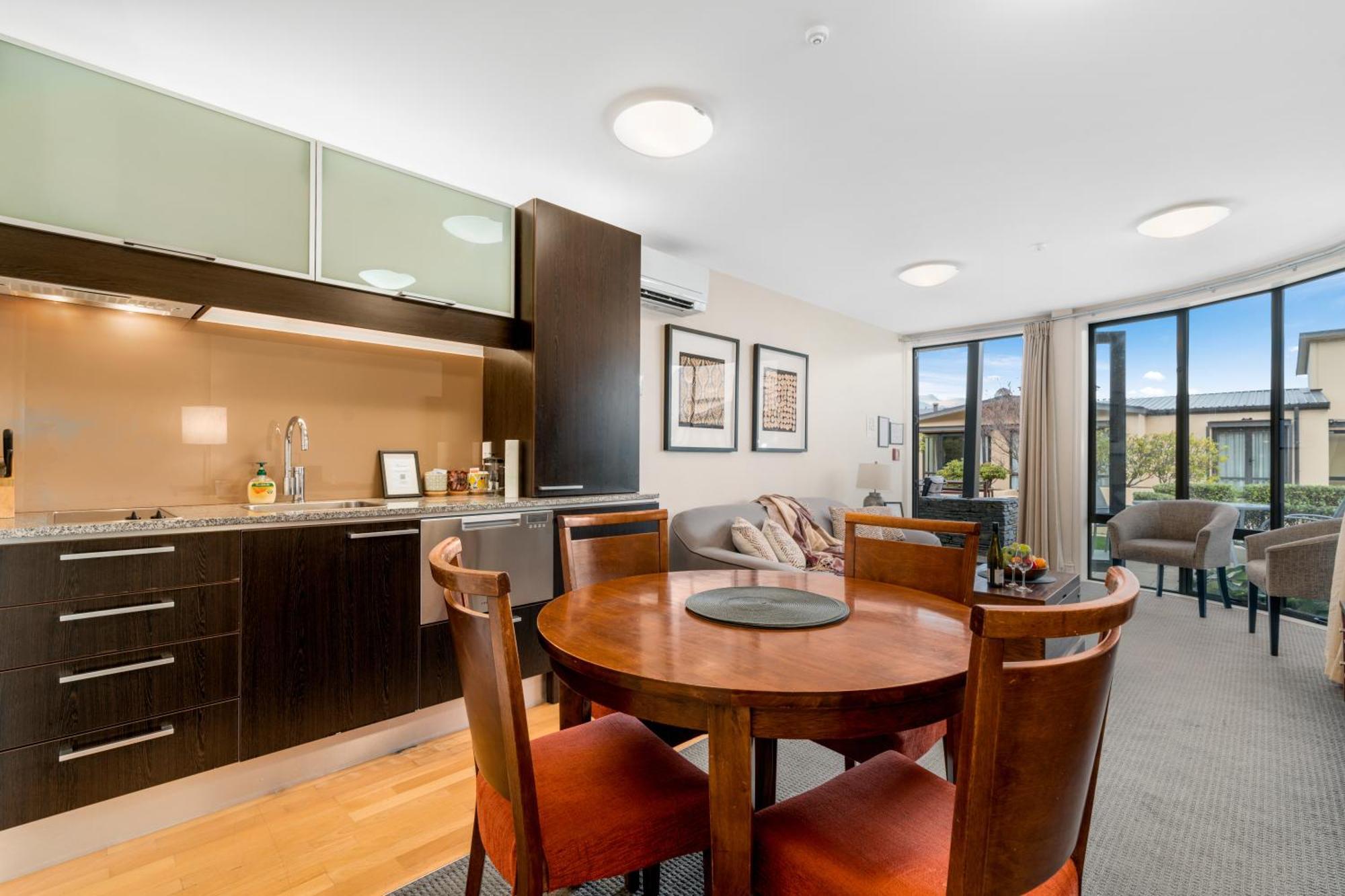The Beacon - 2 Bedroom Town Center Apartment Queenstown Bagian luar foto