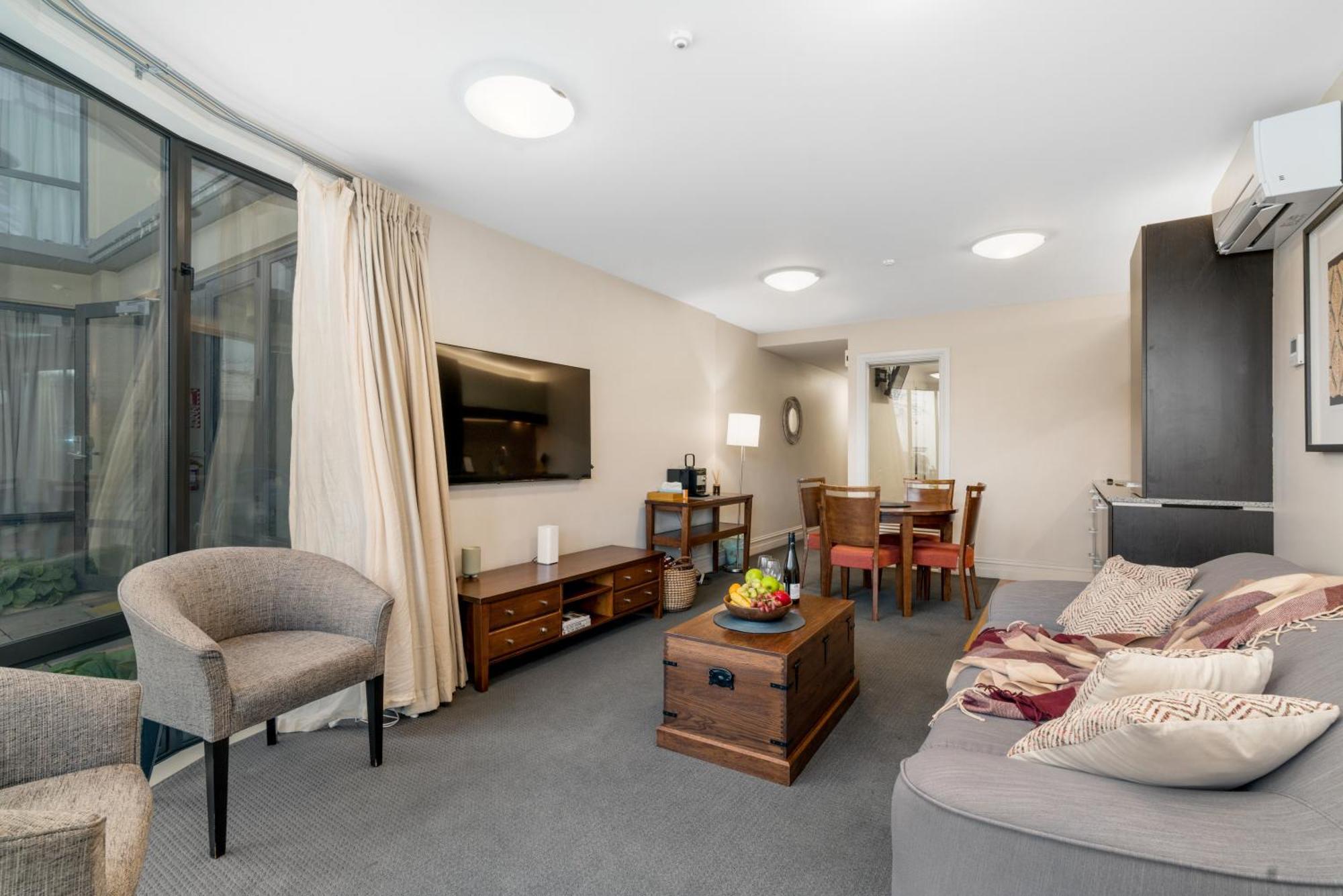 The Beacon - 2 Bedroom Town Center Apartment Queenstown Bagian luar foto
